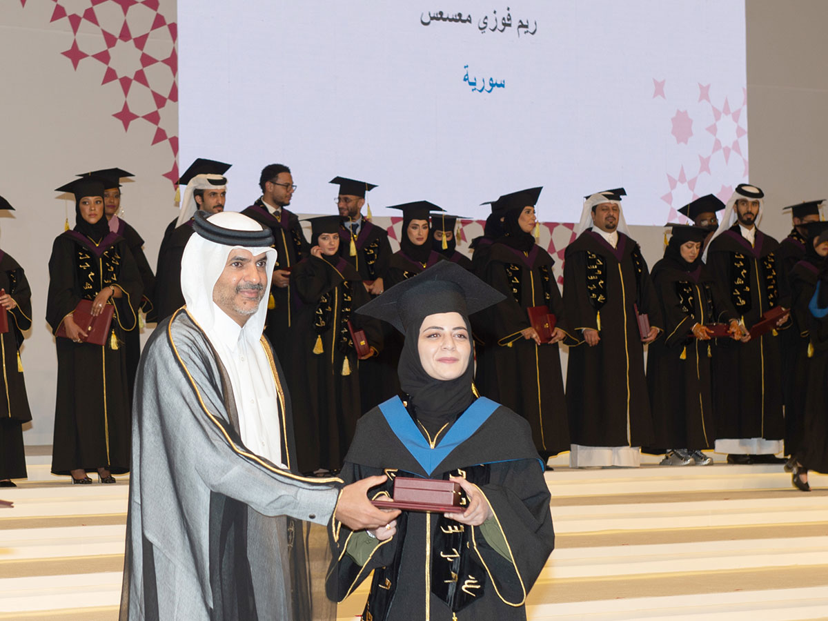 رئيس مجلس الوزراء يشهد حفل تخريج معهد الدوحة للدراسات العليا