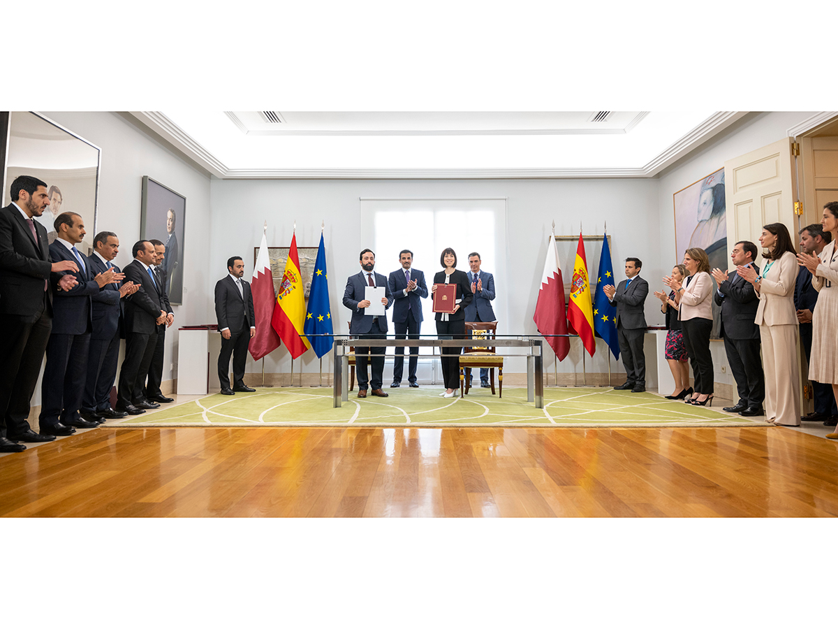 سمو الأمير ورئيس الوزراء الإسباني يشهدان التوقيع على اتفاقية ومذكرات تفاهم