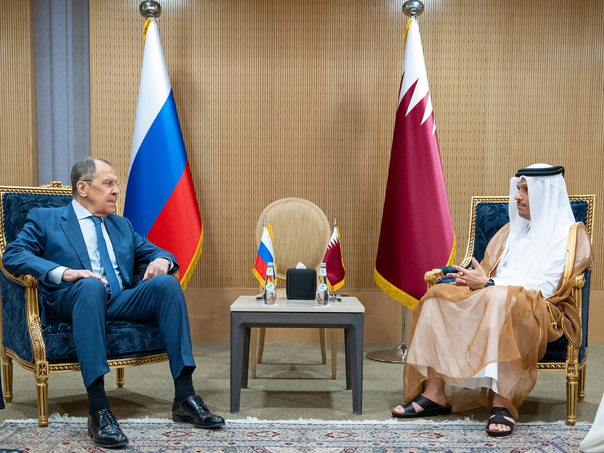 نائب رئيس مجلس الوزراء وزير الخارجية يجتمع مع وزيري الخارجية السعودي والروسي