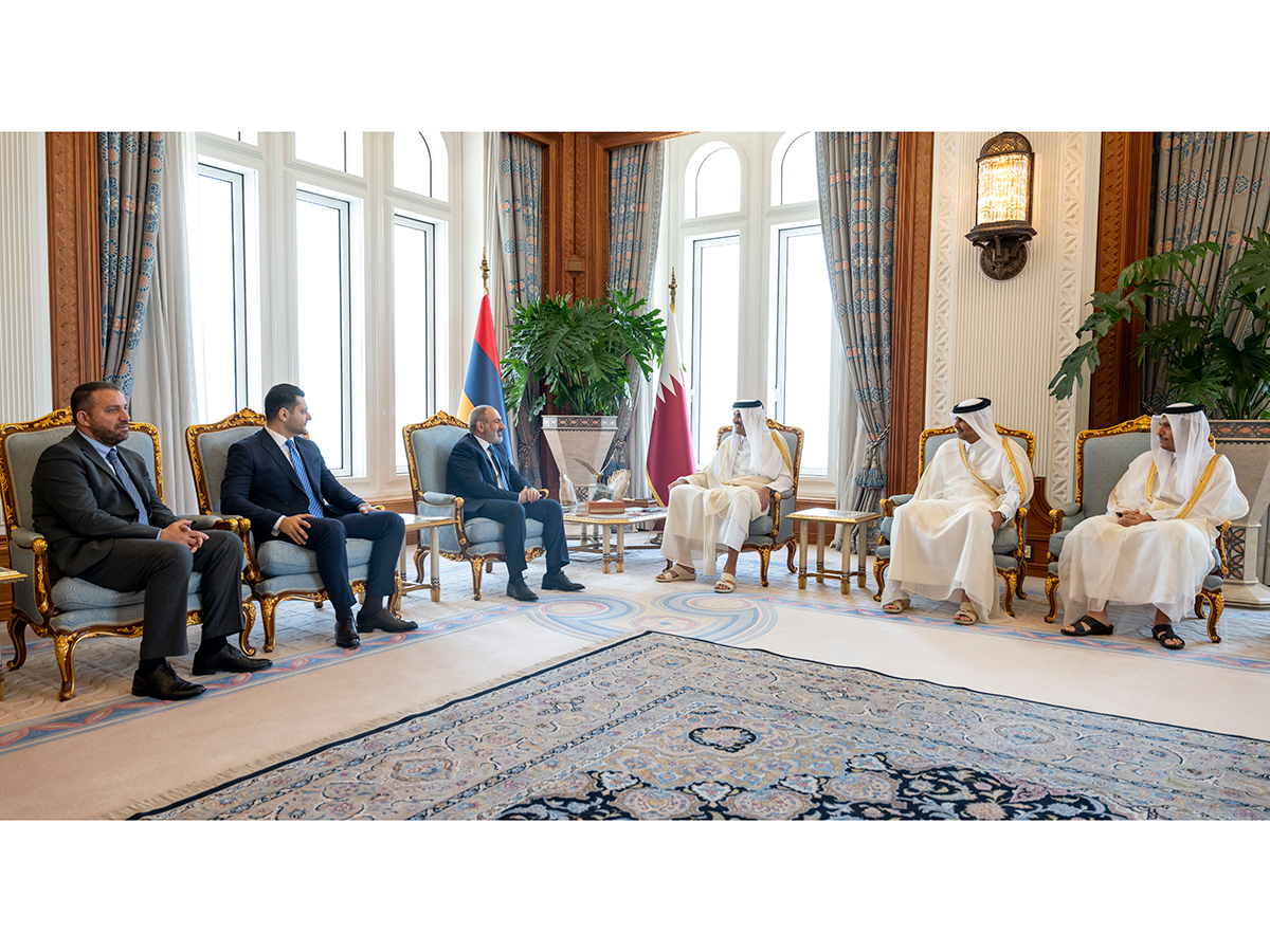 سمو الأمير يستقبل رئيس الوزراء الأرميني