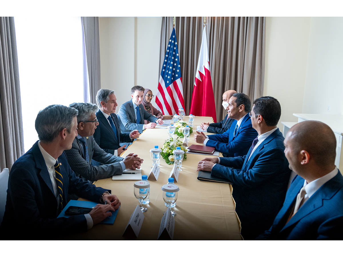 نائب رئيس الوزراء وزير الخارجية يجتمع مع وزير الخارجية الأمريكي
