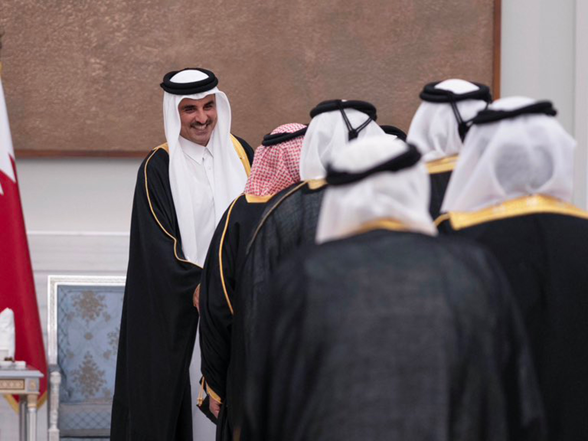 SH der Emir gibt ein Iftar Bankett zu Ehren von Mitgliedern der Herrscherfamilie und Würdenträgern
