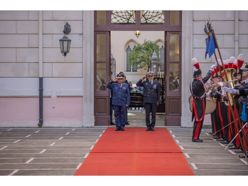 Chief of Staff Meets Italian Military Commanders