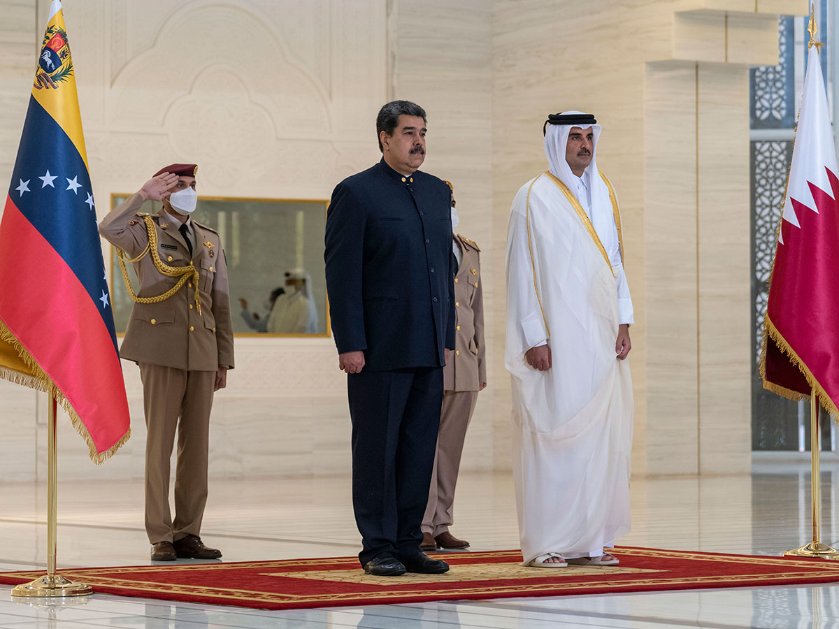 HH The Amir Holds Talks Session with the Venezuelan President