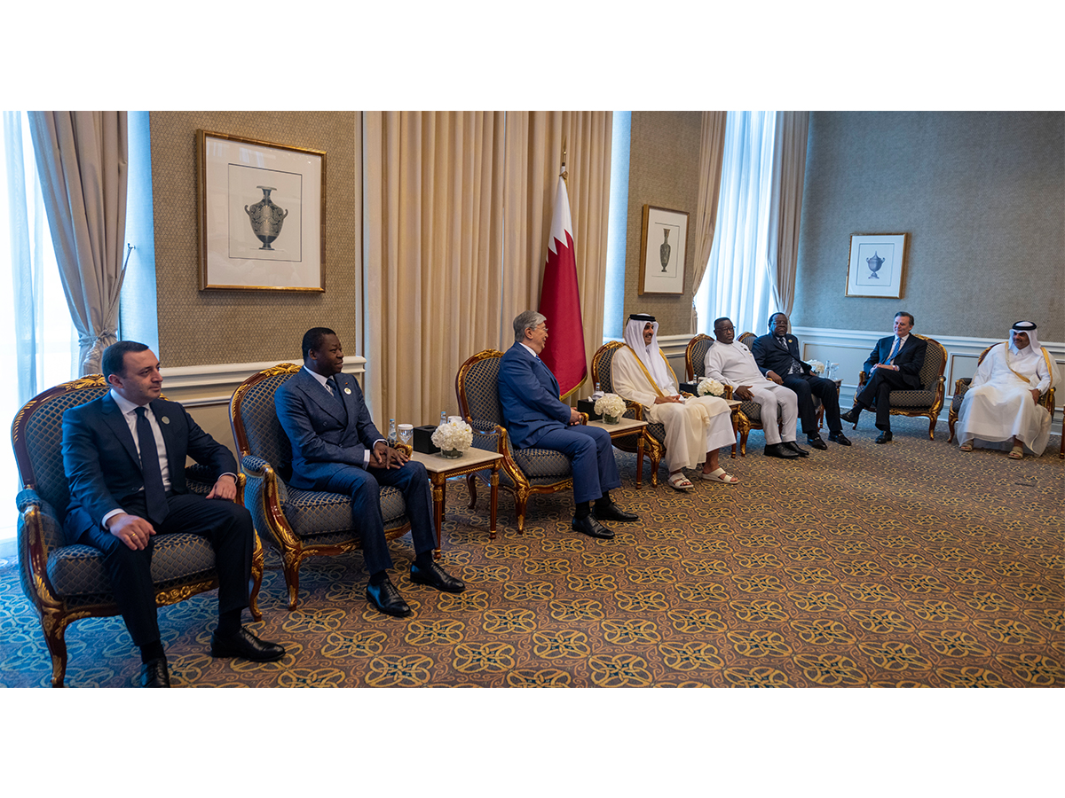 HH the Amir Meets Their Excellencies Participants in Qatar Economic Forum 2022