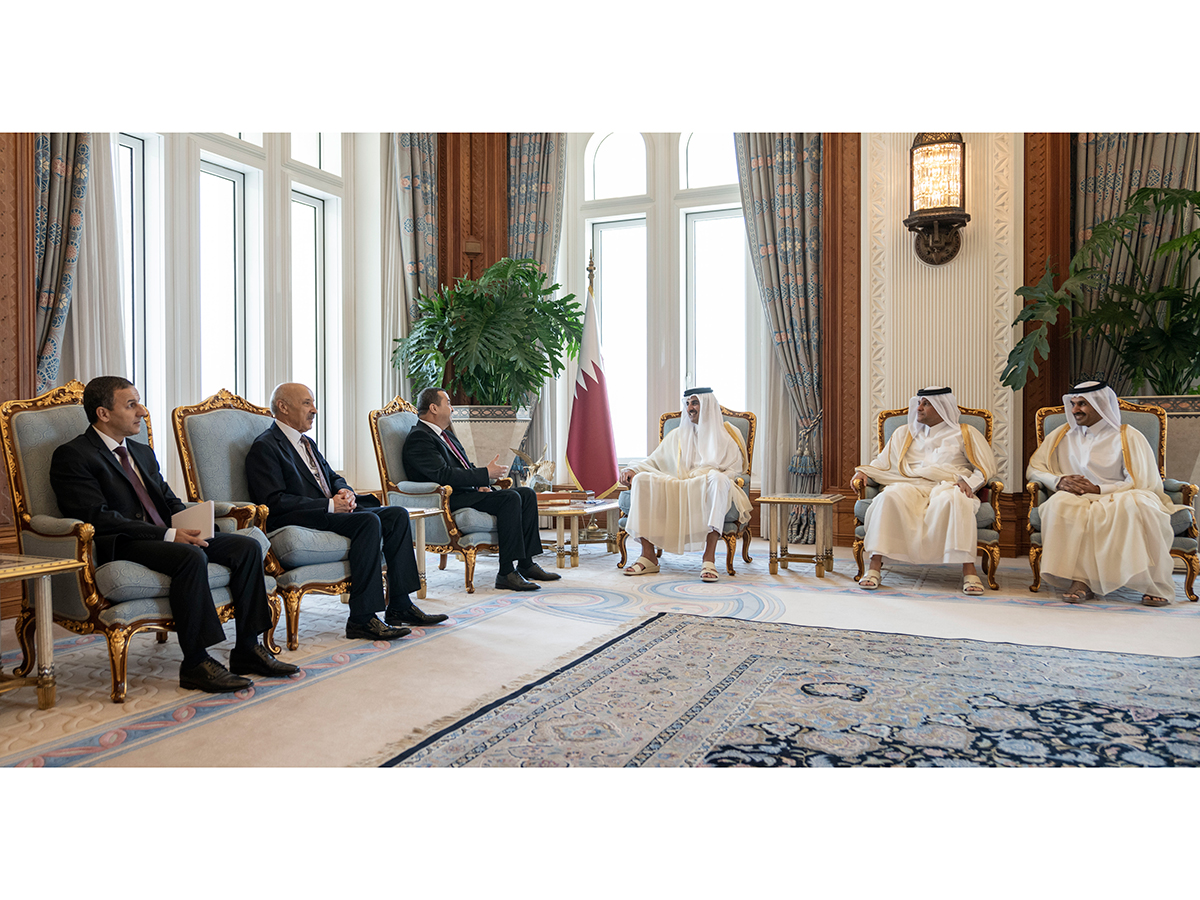 HH the Amir Receives Invitation to Participate in Arab Summit from Algerian President