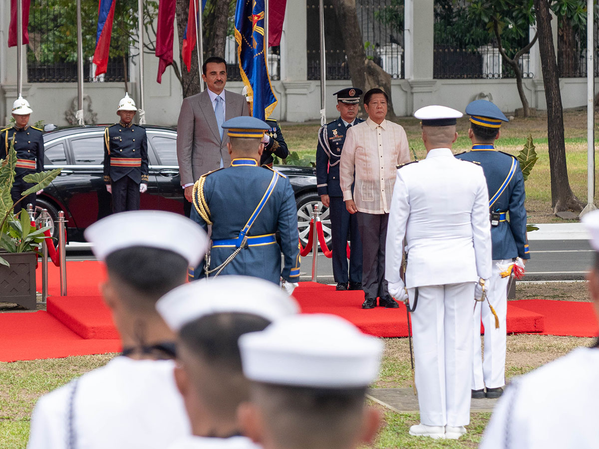 HH the Amir, President of the Philippines Hold Official Talks