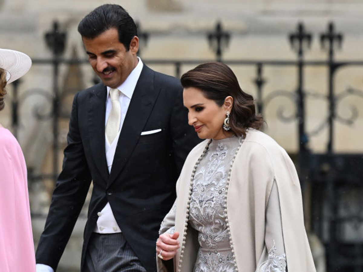 Su Alteza el Emir y Su Alteza la Jequesa Jawaher asisten a la Coronación del Rey Carlos III