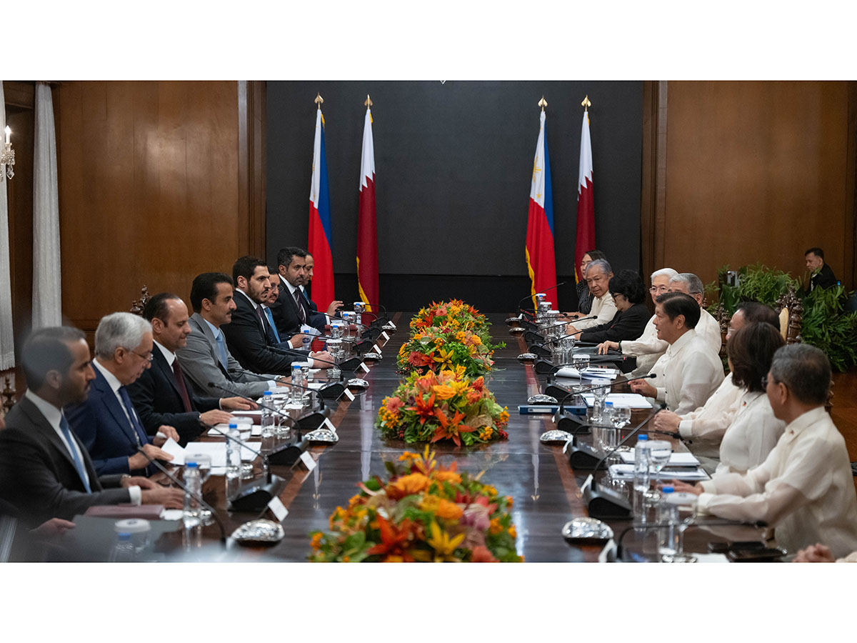 Su Alteza el Emir y el presidente de Filipinas mantienen una sesión de conversaciones oficiales