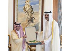 HH the Amir Receives Arab Tourism Necklace of Excellent Class