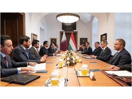 Son Altesse l'Émir et le Premier ministre hongrois tiennent une séance de discussions officielles